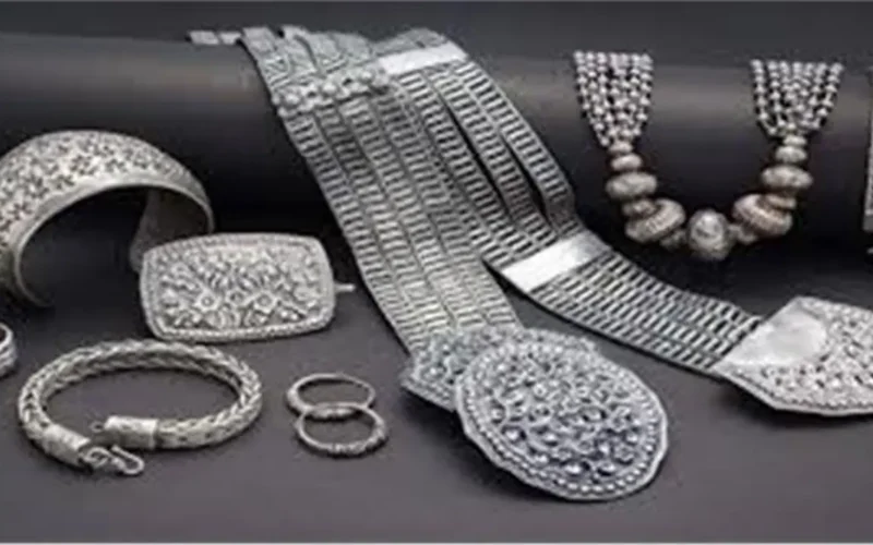 تغيرات سعرية قوية.. ارتفاع الفضة يتجاوز مستويات قياسية اليوم